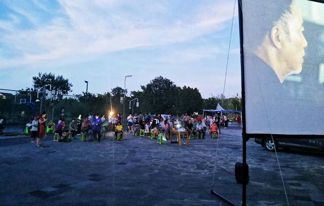 江阳区恢复农村电影公益放映 1056场电影即将走入田间地头(图3)