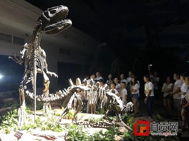 “恐龙研学游 彩灯璀璨夜”精品线路推荐一：自贡盐龙灯研学游