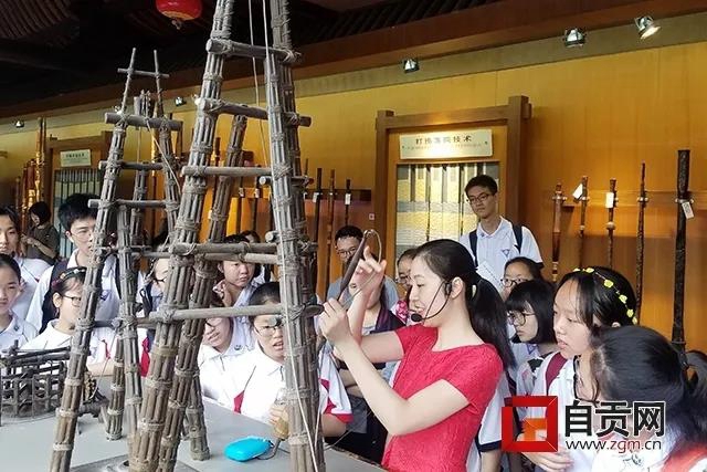 “恐龙研学游 彩灯璀璨夜”精品线路推荐一：自贡盐龙灯研学游(图5)
