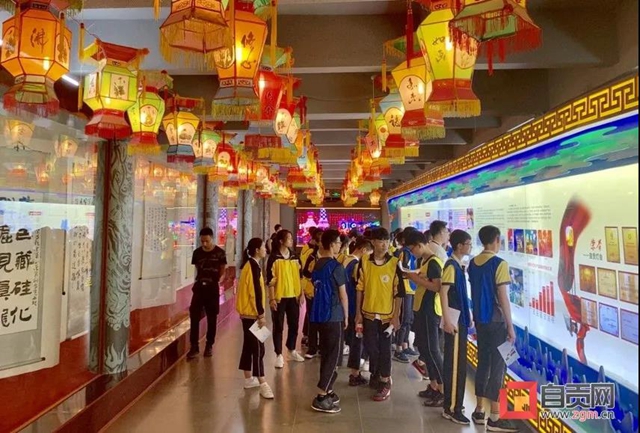 “恐龙研学游 彩灯璀璨夜”精品线路推荐一：自贡盐龙灯研学游(图8)