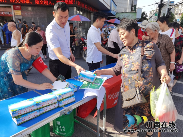 龙马潭区罗汉街道： “创建全国文明城市” 在行动(图2)