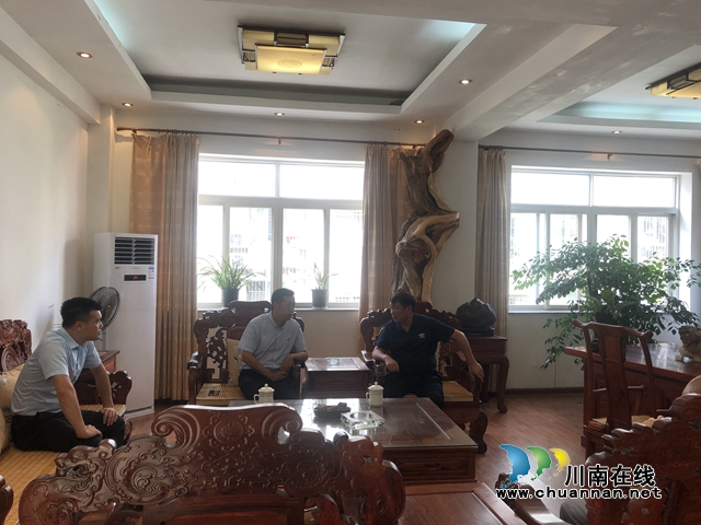 龙马潭区罗汉街道干部“一对一”为民营企业送服务(图1)