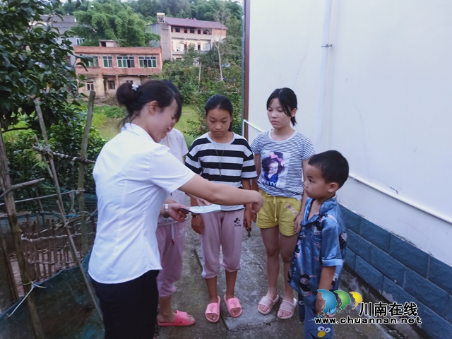 内江经开区靖民镇凉风社区:格格变身“安全小卫士” 筑起农村防溺水“安全堤”(图1) 内江经开区靖民镇凉风社区:格格变身“安全小卫士” 筑起农村防溺水“安全堤”(图1)