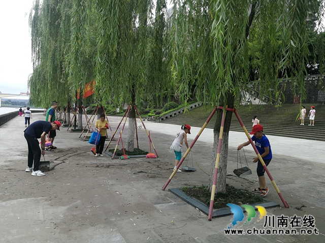 江阳区大山坪街道：和乐三岩脑，巡河在行动(图1)