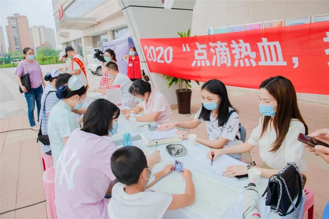 西南医大附院：今年441人献血总计超12万毫升(图1)