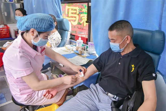 西南医大附院：今年441人献血总计超12万毫升(图9)