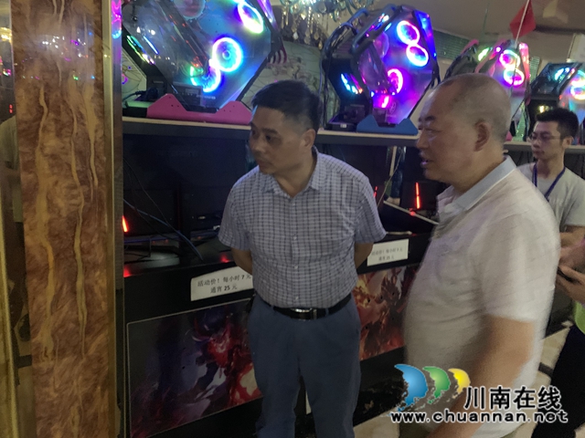 泸县玉蟾街道对辖区网吧开展突击检查(图5)