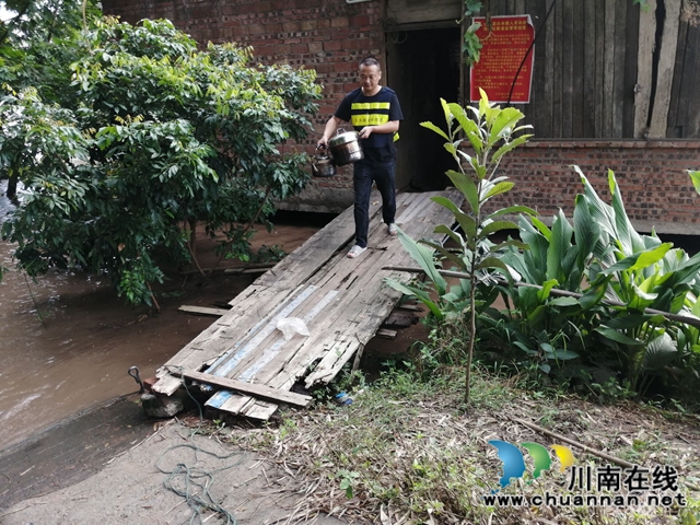 迎战洪峰过境  合江县全力做好应急准备(图3)