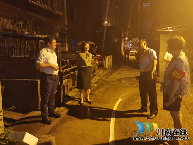 龙马潭区委书记刘光明带队到小市街道沿江检查防汛减灾工作