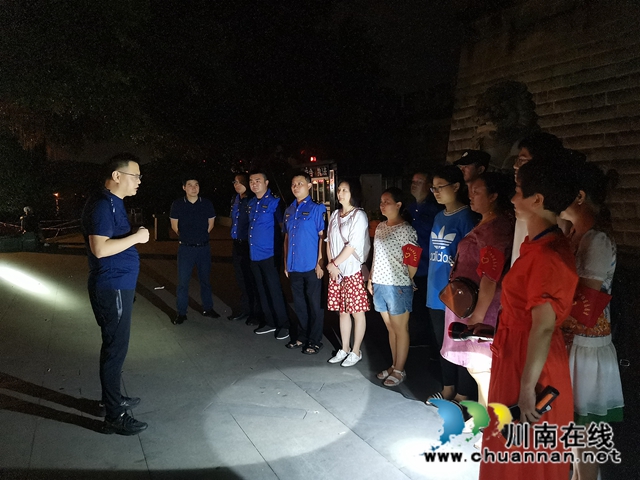 江阳区北城街道严阵以待迎洪峰过境(图1)