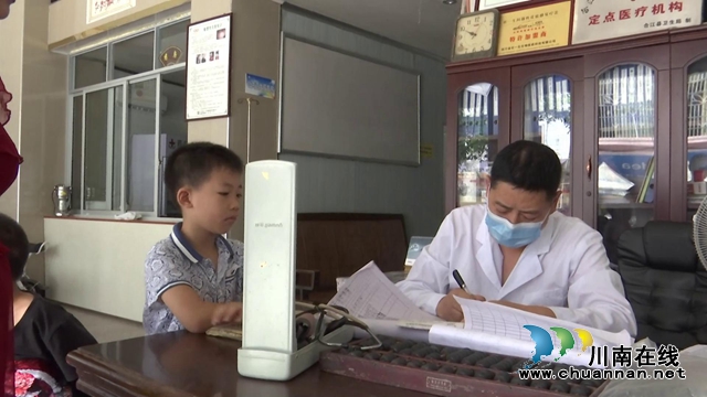 合江荔江镇河坝村卫生所罗吉飞：疫情防控，乡村医生的平凡坚守(图2)