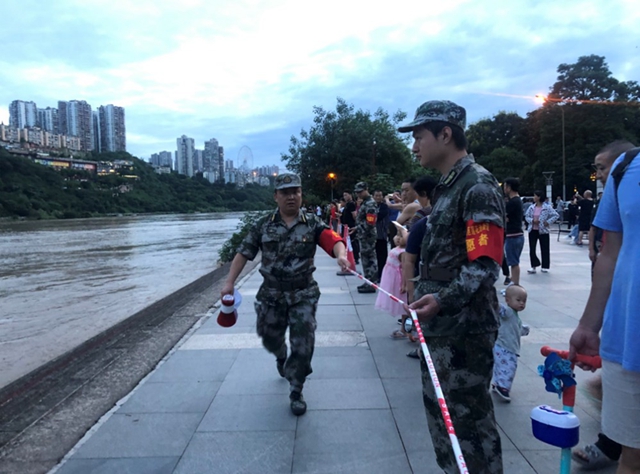 图说|龙马潭区：闻“汛”而动，彻夜坚守(图4)