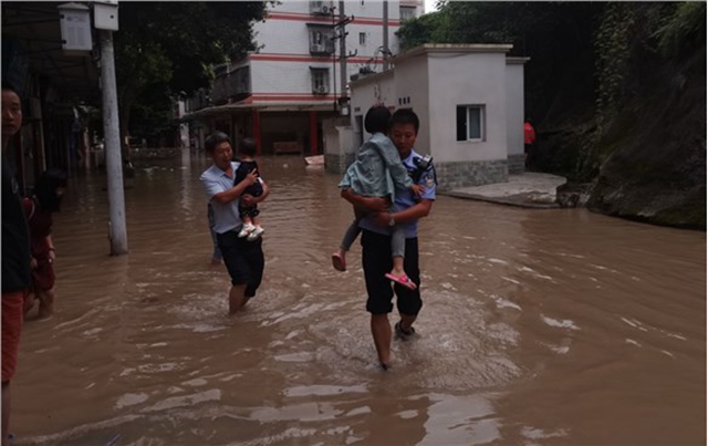 图说|龙马潭区：闻“汛”而动，彻夜坚守(图8)