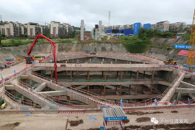 高难度！泸州最大最深深基坑工程开挖全部完成(图2)