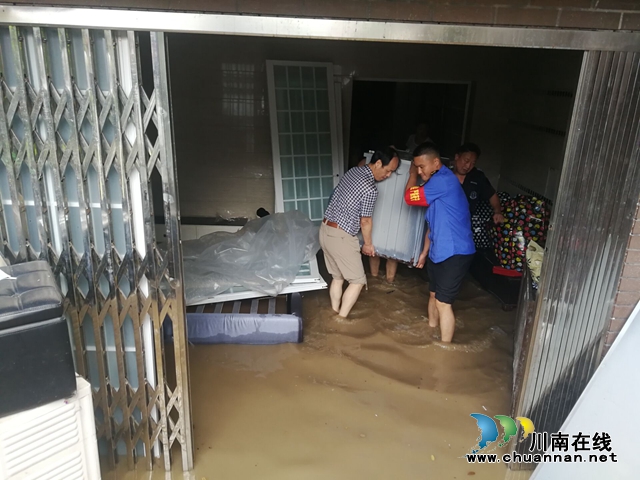 龙马潭：迅速部署 坚守一线 全力迎战洪峰(图6)