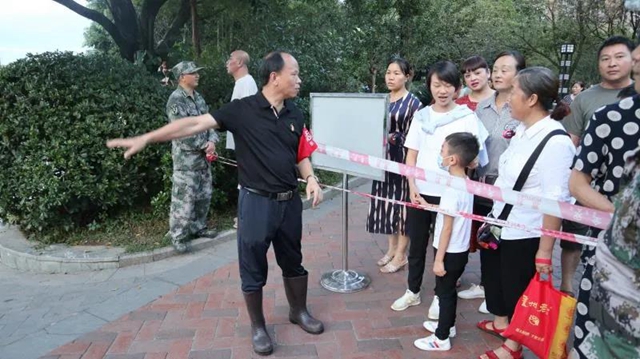 抗洪抢险，泸州市场监管人勇担当！(图2)