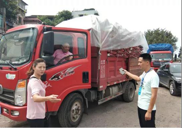 抗洪抢险，泸州市场监管人勇担当！(图6)