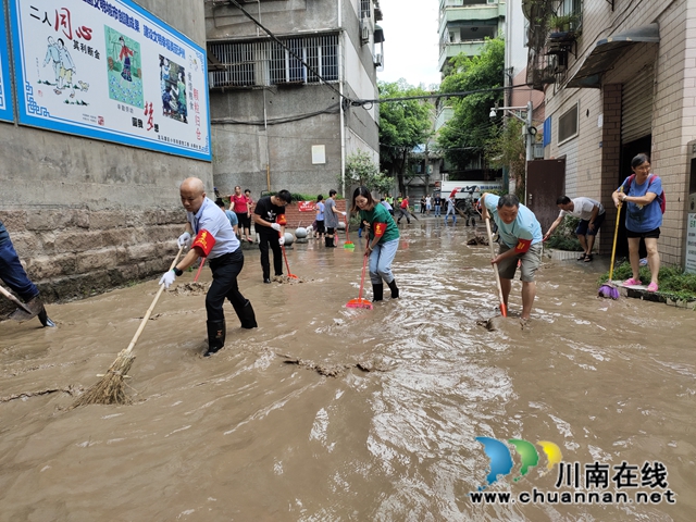 龙马潭区小市街道：干群同心，齐力防汛(图4)