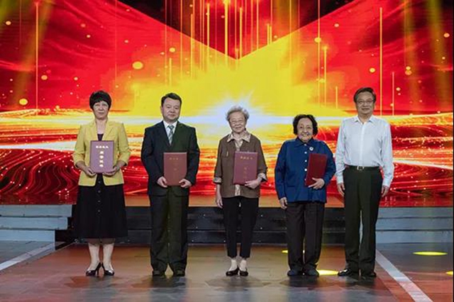 2020年中国“最美医生”发布,四川1人上榜!他是高原上的“虫癌”克星(图3) 2020年中国“最美医生”发布,四川1人上榜!他是高原上的“虫癌”克星(图3)