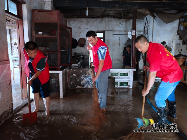 泸县太伏镇：洪水退去，他们留下一幅幅彩色风景！
