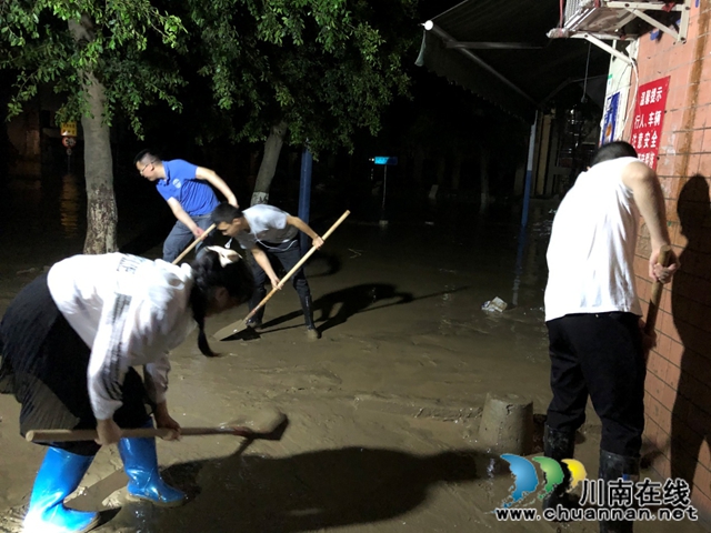 龙马潭法院：抗洪减灾中，那一抹“闪亮”的”法院灰”(图8)