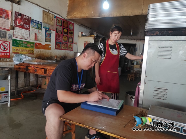 龙马潭区小市市场监管所：灾后检查，保障“舌尖”安全(图3)