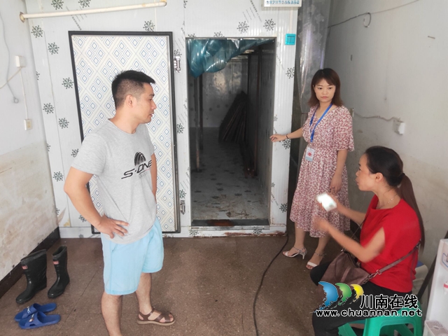 龙马潭区小市市场监管所：灾后检查，保障“舌尖”安全