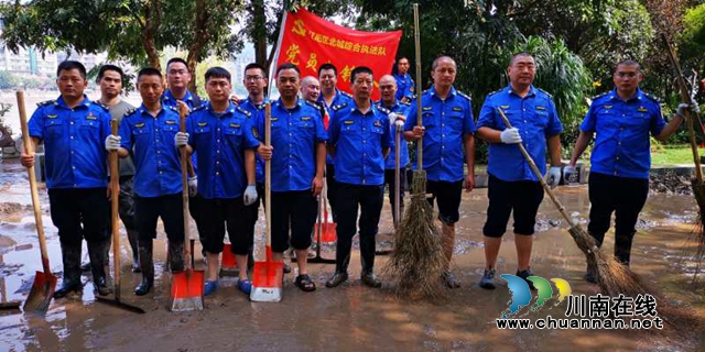 江阳区北城街道：为了美丽滨江路，城管奋战清淤第一线