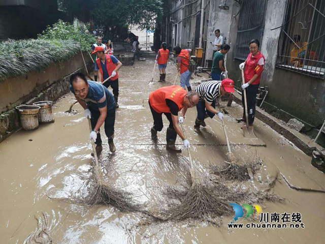 泸州：洪峰过境后的工会人