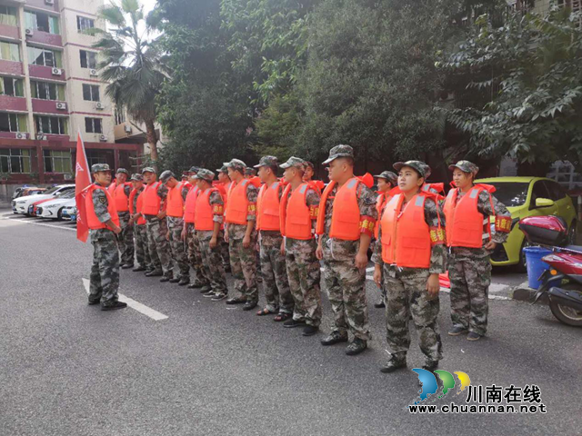 合江县白鹿镇民兵应急排参加抗洪清淤工作