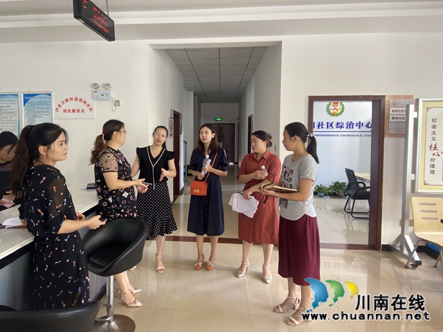 泸县玉蟾街道督导社区阵地亲民化改造工作(图1)