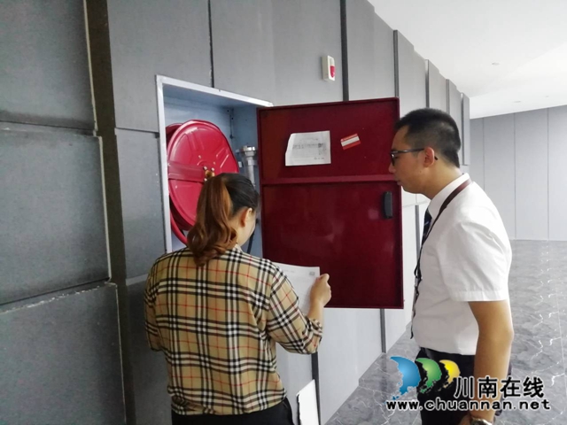 泸县玉蟾街道开展文化领域排险除患安全检查(图1)