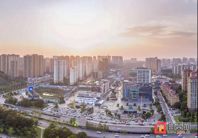 这些服务业,撑起自贡人的吃穿行、游购娱!(图2) 这些服务业,撑起自贡人的吃穿行、游购娱!(图2)