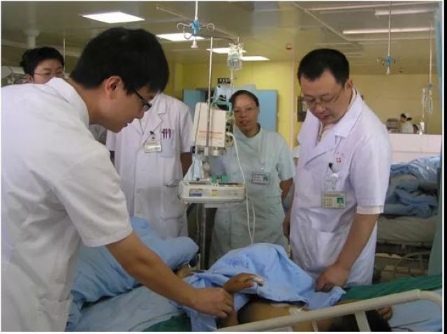 【风雨70载·辉煌忠山】借台呼吸机就从鬼门关救回一条生命，你们很牛！(图2)
