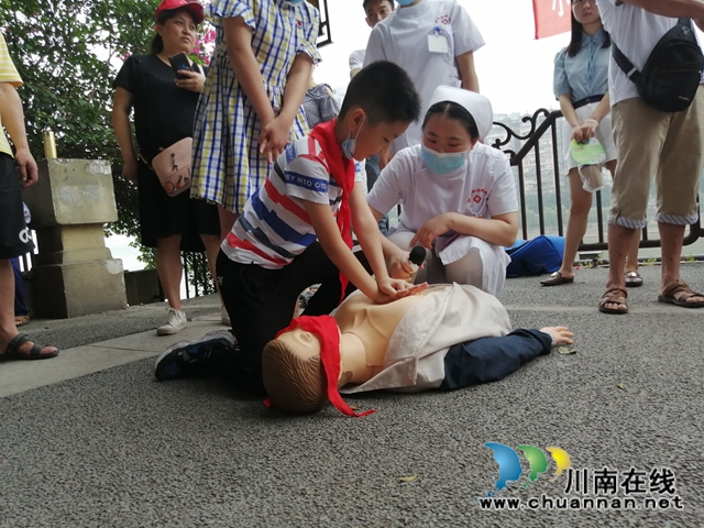 龙马潭区小市街道社区“党带团  队旗飘飘”暑期活动圆满成功(图4)