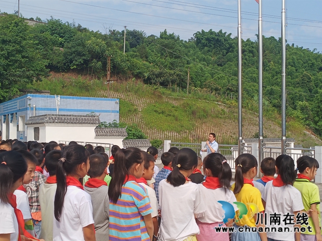 纳溪区天仙镇中心小学开展别样的开学典礼(图2) 纳溪区天仙镇中心小学开展别样的开学典礼(图2)