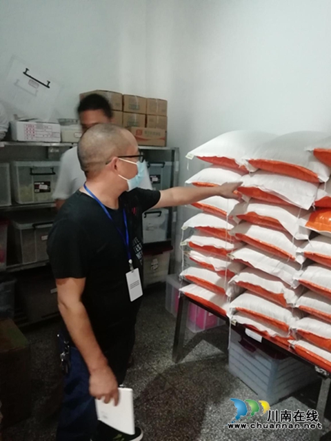 泸县太伏镇开展校园及周边环境综合治理工作(图2) 泸县太伏镇开展校园及周边环境综合治理工作(图2)