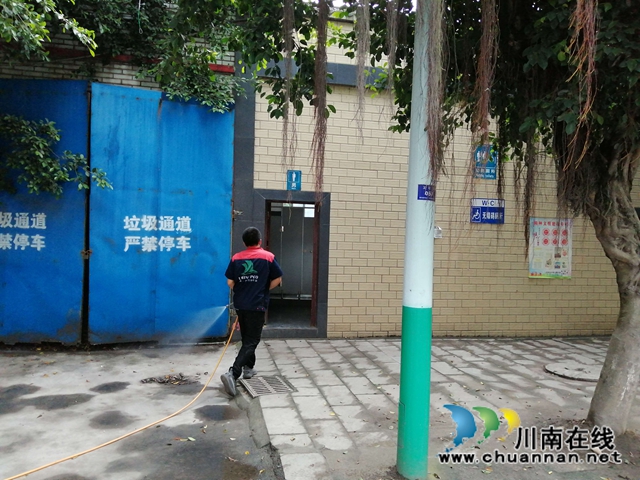 泸县玉蟾街道积极开展公共区域消杀工作(图2)