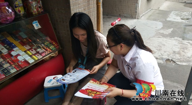 内江经开区靖民镇网格员积极开展扫黑除恶宣传(图3)