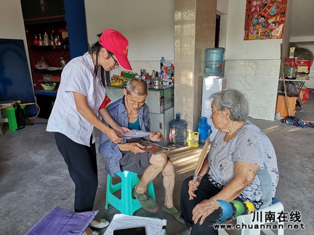 内江经开区靖民镇石坝村开展城乡居民医疗保险宣传工作(图3)