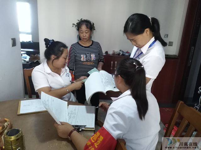 内江经开区靖民镇双雁社区开展人口普查摸底入户工作(图4) 内江经开区靖民镇双雁社区开展人口普查摸底入户工作(图4)