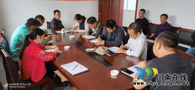 泸县综合行政执法局召开环卫安全培训会  推进环卫作业安全(图2)