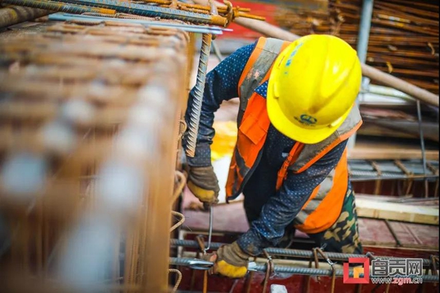 三条在建高铁枢纽工程自贡东站昨日“上梁”！(图5)