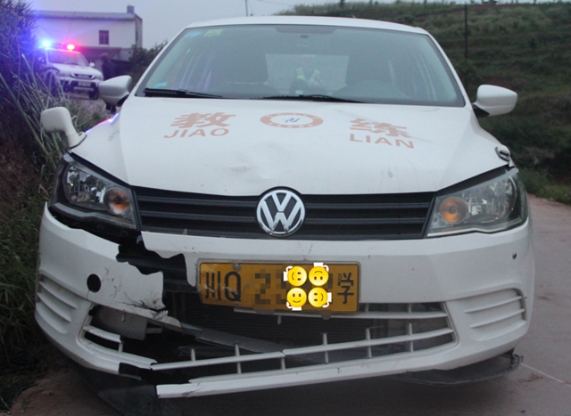 胆子大！宜宾一驾校教练酒后开车，还撞伤了人！