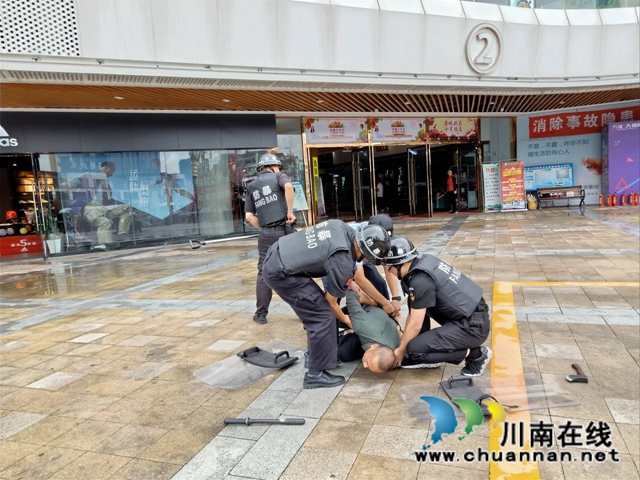 泸县玉蟾街道开展消防反恐演练专题活动(图2)
