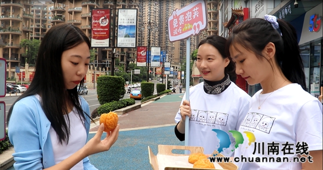 泸州九橙社开展街头趣味测试呼吁拒绝使用一次性塑料袋(图4)