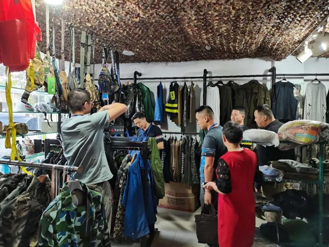 非法制售军服，泸州两商家被采取行政强制措施！(图4)