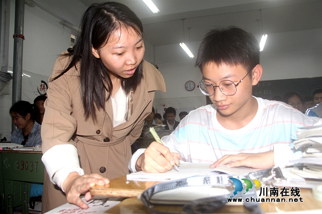 纳溪区护国中学唐春梅：一片丹心育桃李(图2)