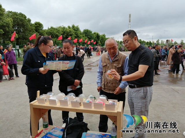 内江经开区靖民镇：禁毒宣传进社区，助推平安建设(图2)