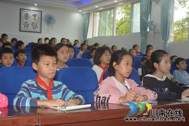 青年作家刘光富走进叙永县大石镇中心小学校开展写作公益讲座(图2)